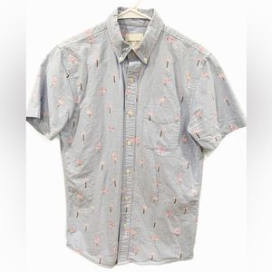 American Eagle chambray and pink flamingo button down. Mens XS/Y L